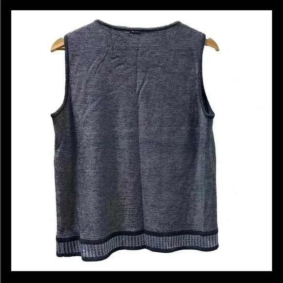 St. John‎ Sports M wool blend sleeveless knitted navy blue stripe top crewneck - Picture 3 of 9
